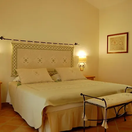Aldiola Country 4*